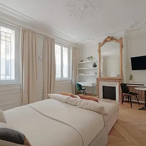 studio-quartier-champs-elysees-1-bed-breakfast.fr-paris.fr/